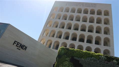 La mostra Fendi Studios a Roma, un viaggio nel cinema e nella 